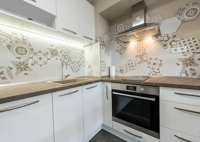 Linden Guest 바르나